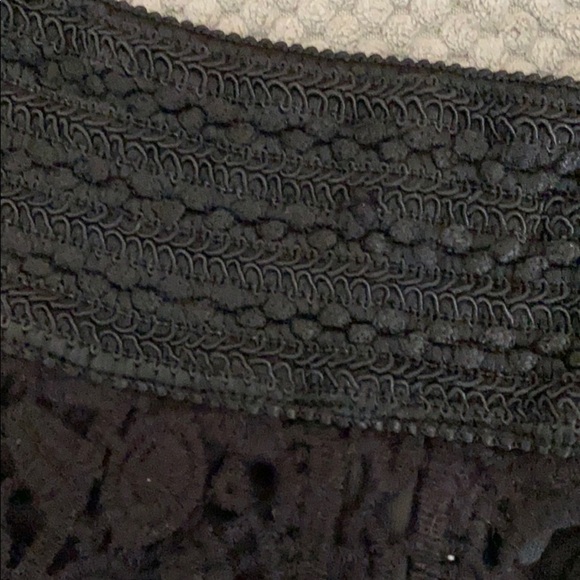 Shorts - Picture 3 of 4